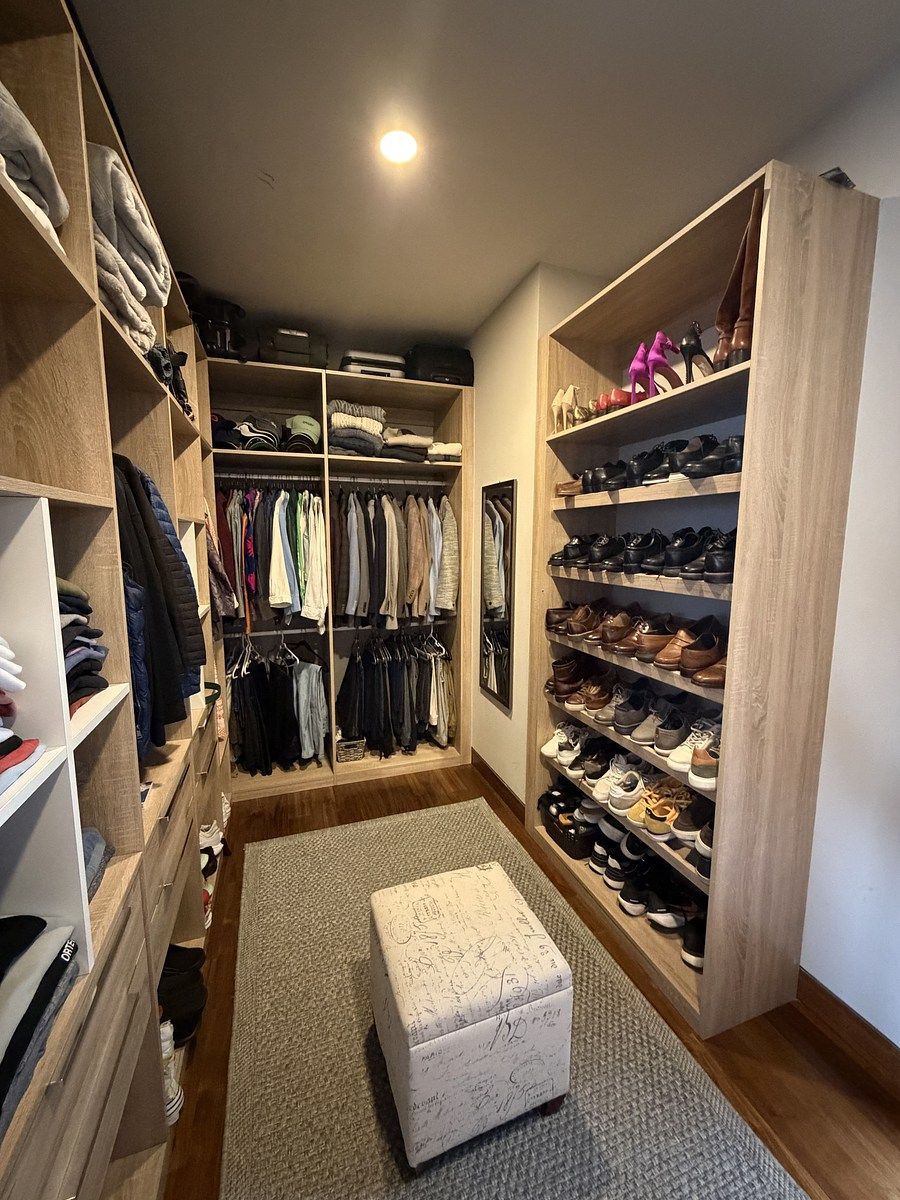 15 de 19: Vestidor principal