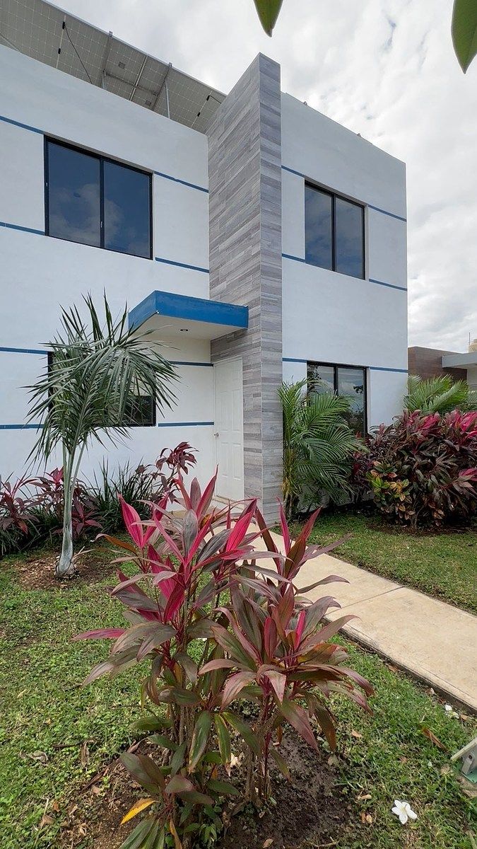 2 de 16: Fachada modelo Muyal