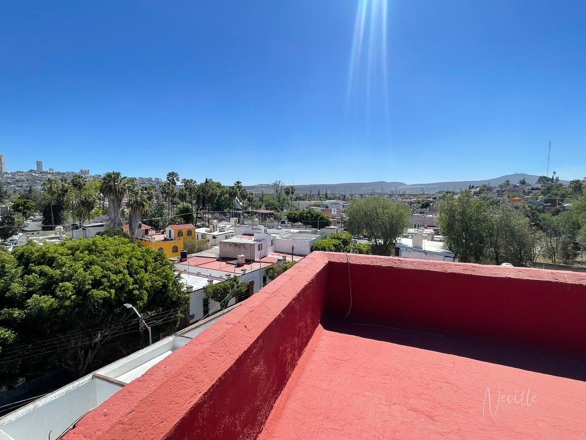 22 de 32: Rooftop con vista a los arcos