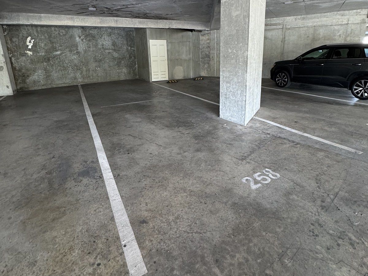 16 de 22: Estacionamiento