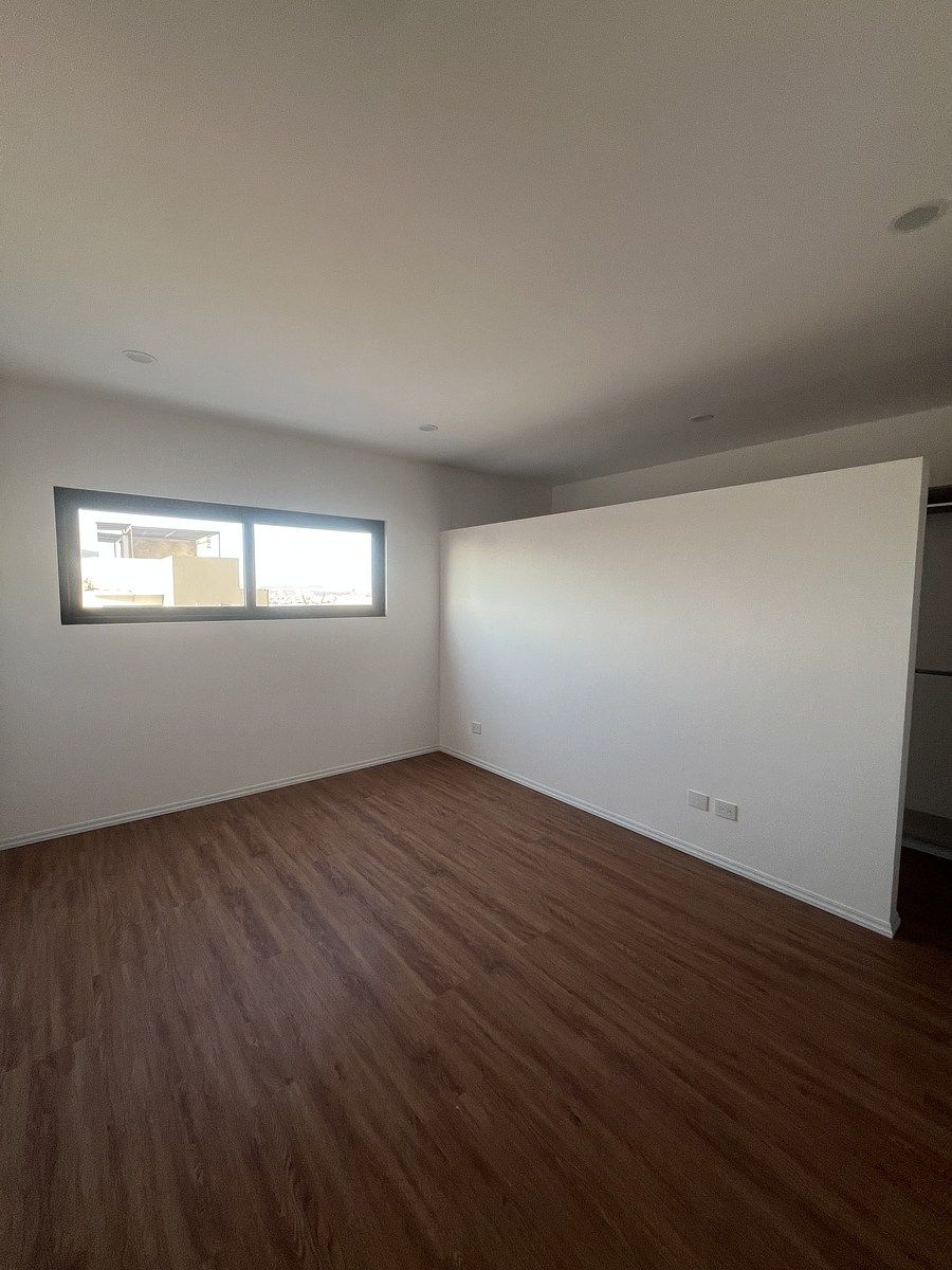 23 de 32: Recámara principal con Walking Closet