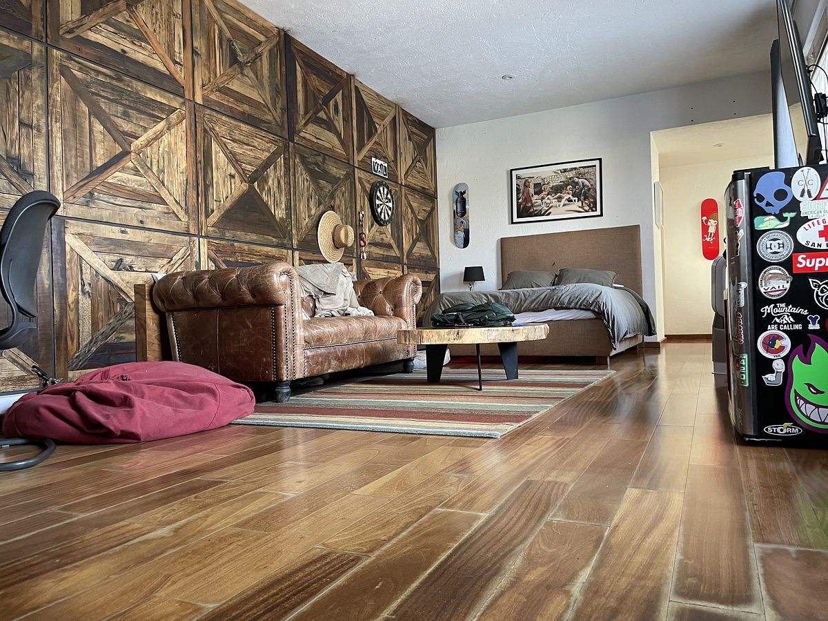 13 of 32: Estudio y Cuarto TV Planta Alta