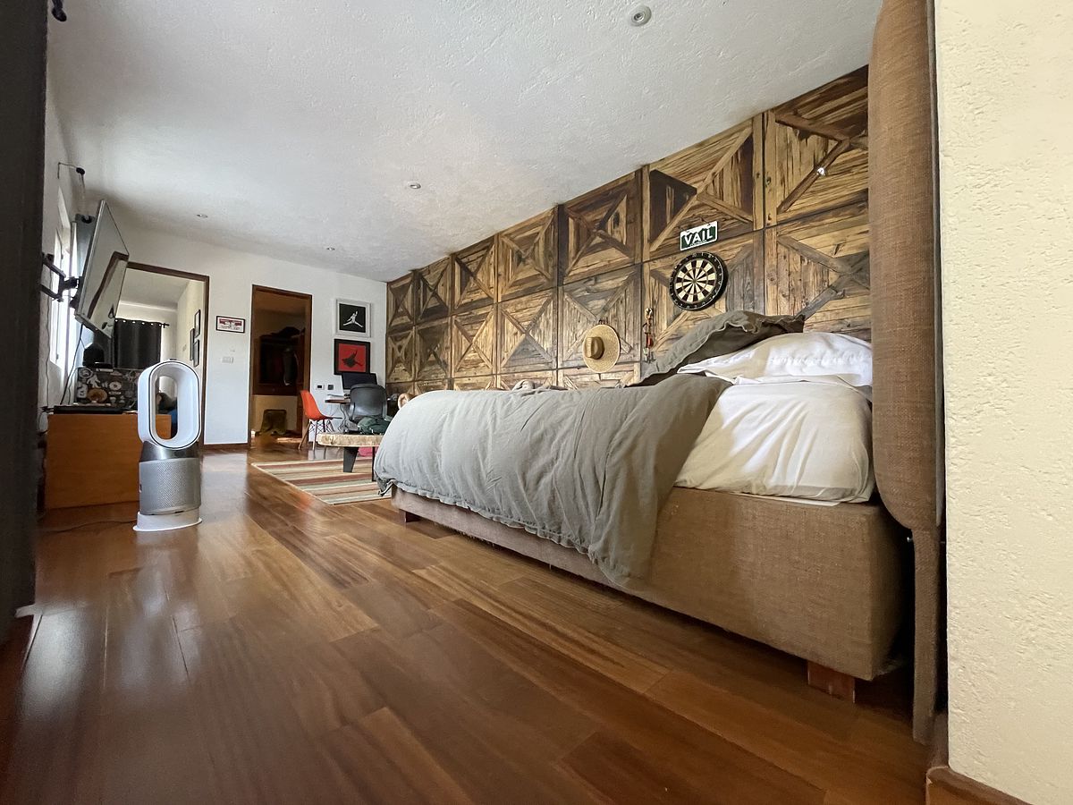 17 of 32: Estudio y Cuarto TV Planta Alta