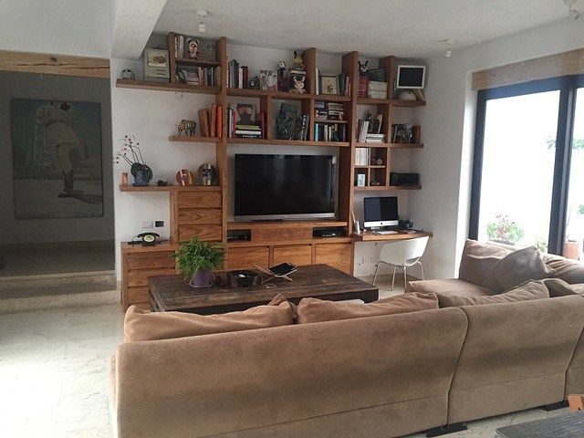 28 of 32: Living & TV