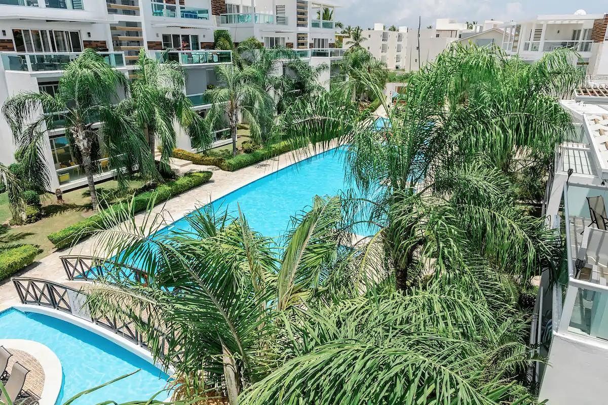 Condominio Elegante en el Último Piso – Totalmente Amueblado, foto 1 de 25