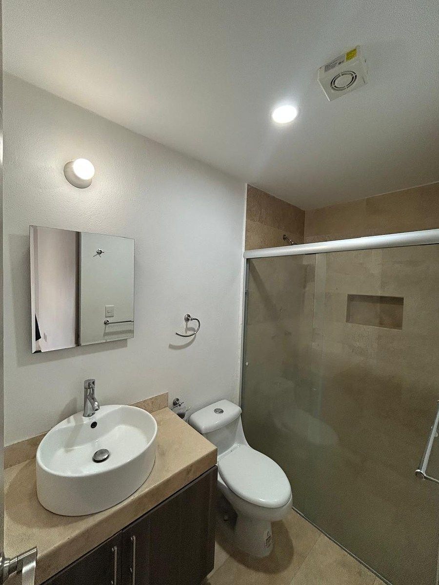 17 of 36: BAÑO RECAMARA PRINCIPAL