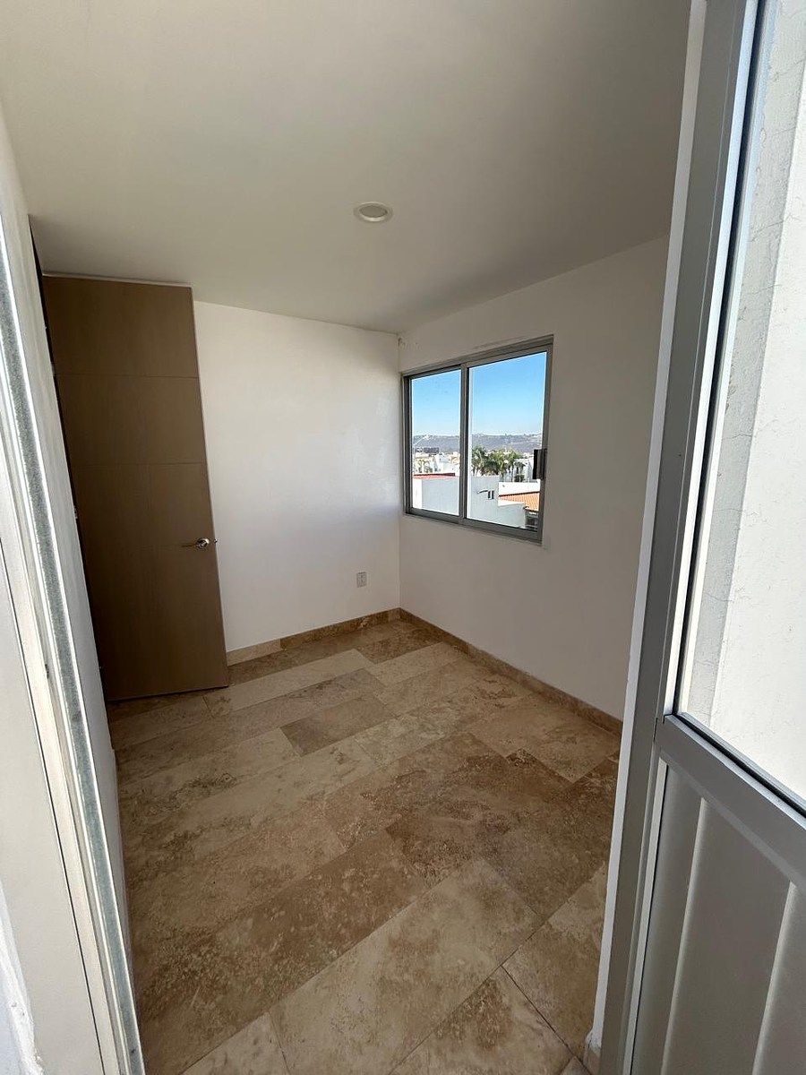 28 of 36: CUARTO DE SERVICIO O ESTUDIO