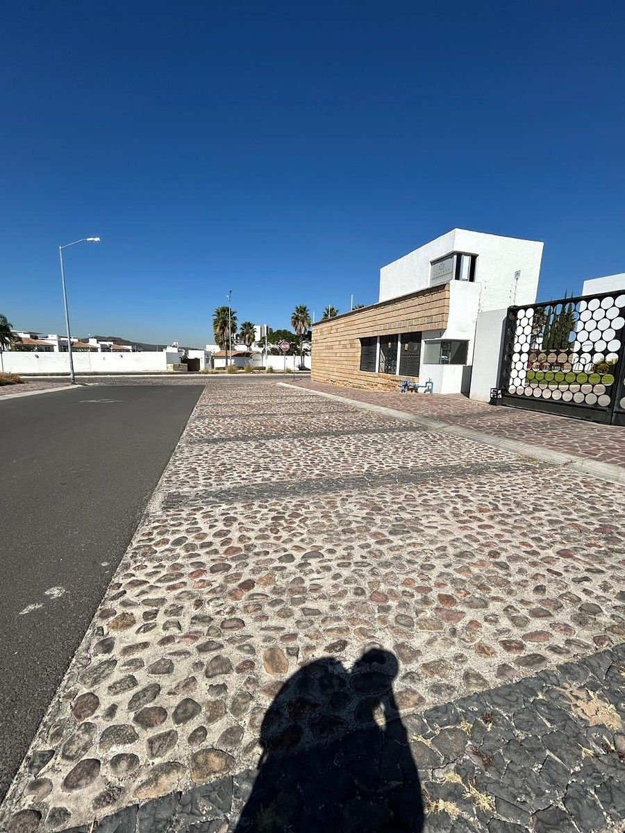 35 of 36: ESTACIONAMIENTOS PARA VSISITAS