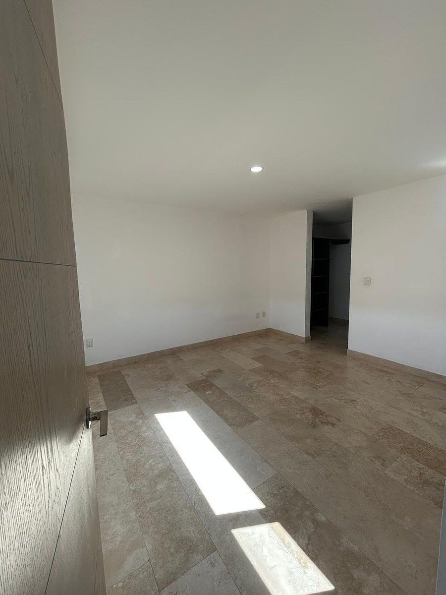 22 of 36: RECAMARA 3