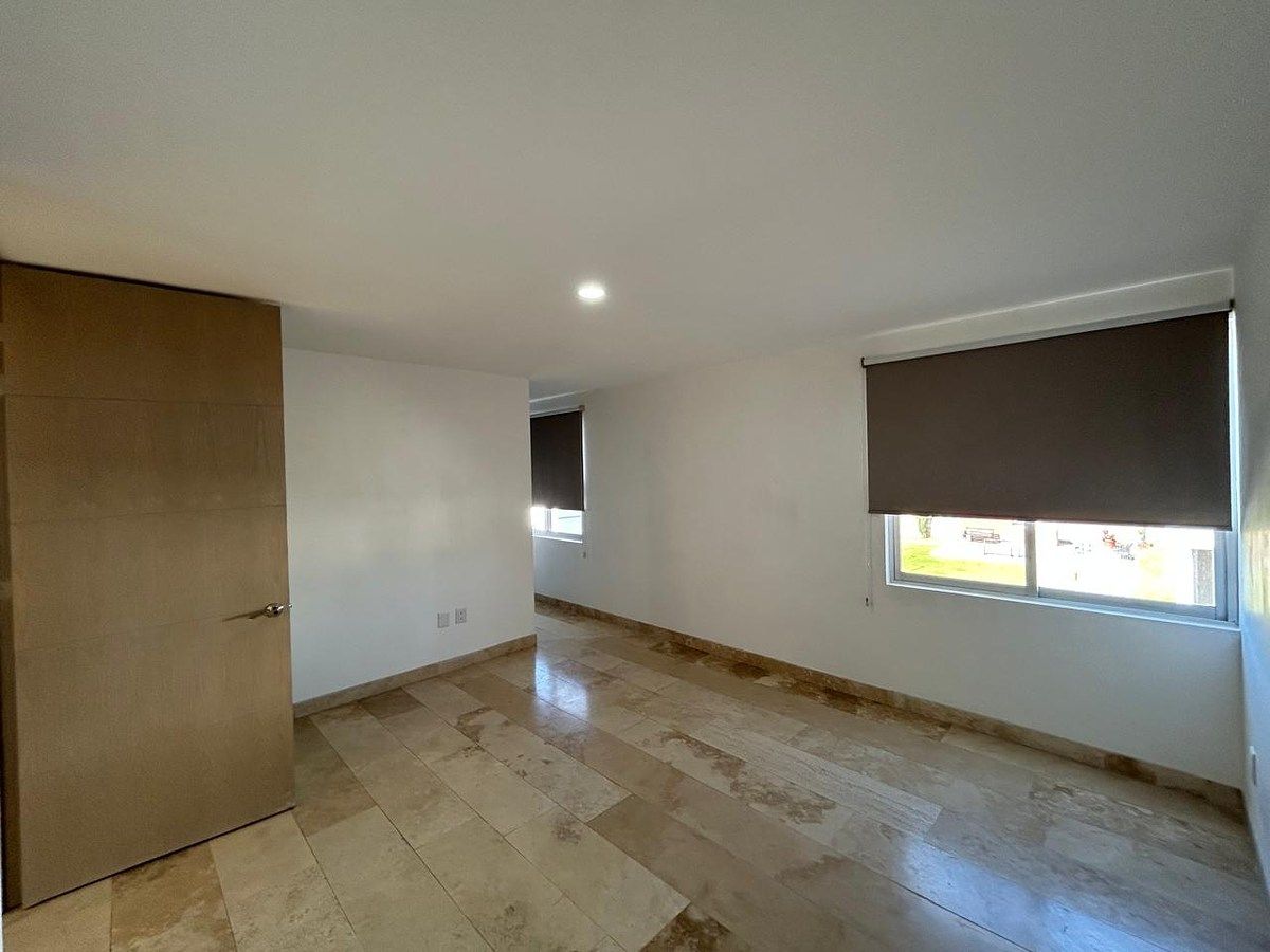 16 of 36: RECAMARA PRINCIPAL