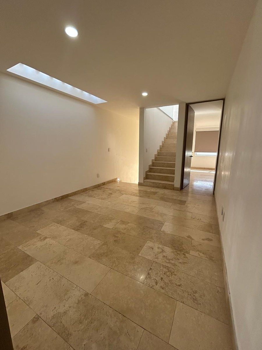 15 of 36: SALA DE TV