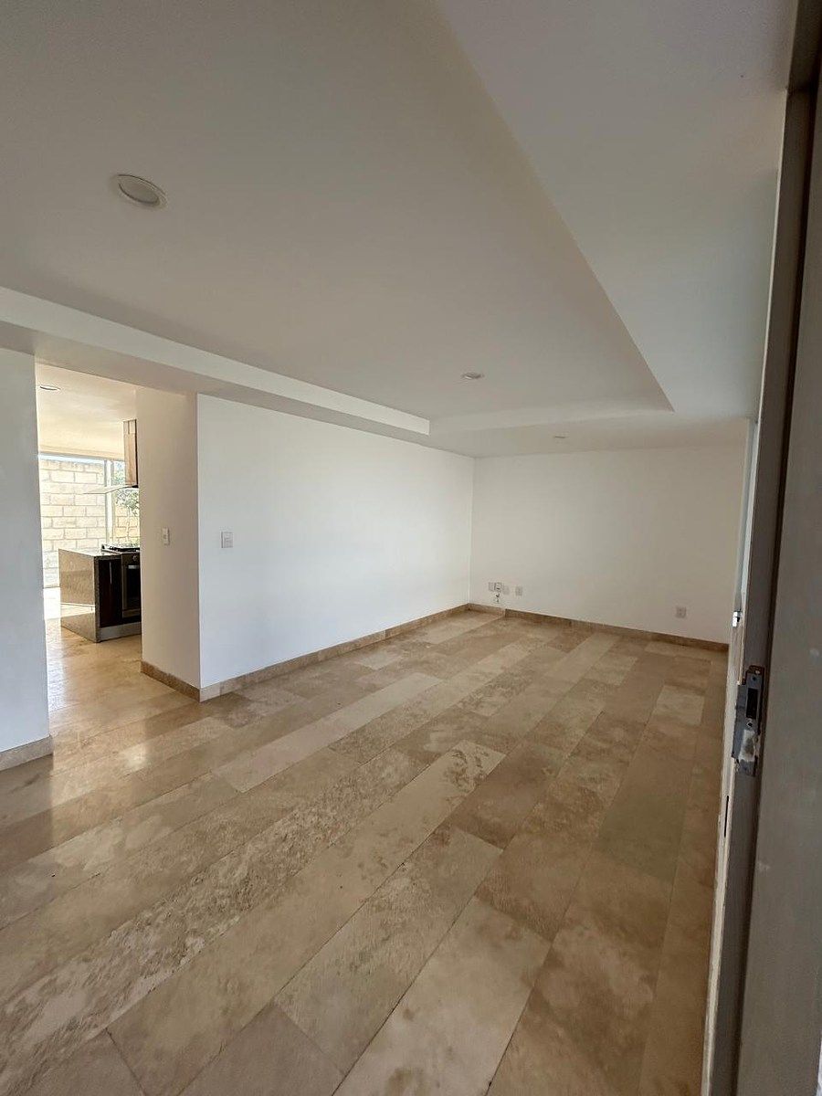 7 of 36: SALA RECIBIDOR