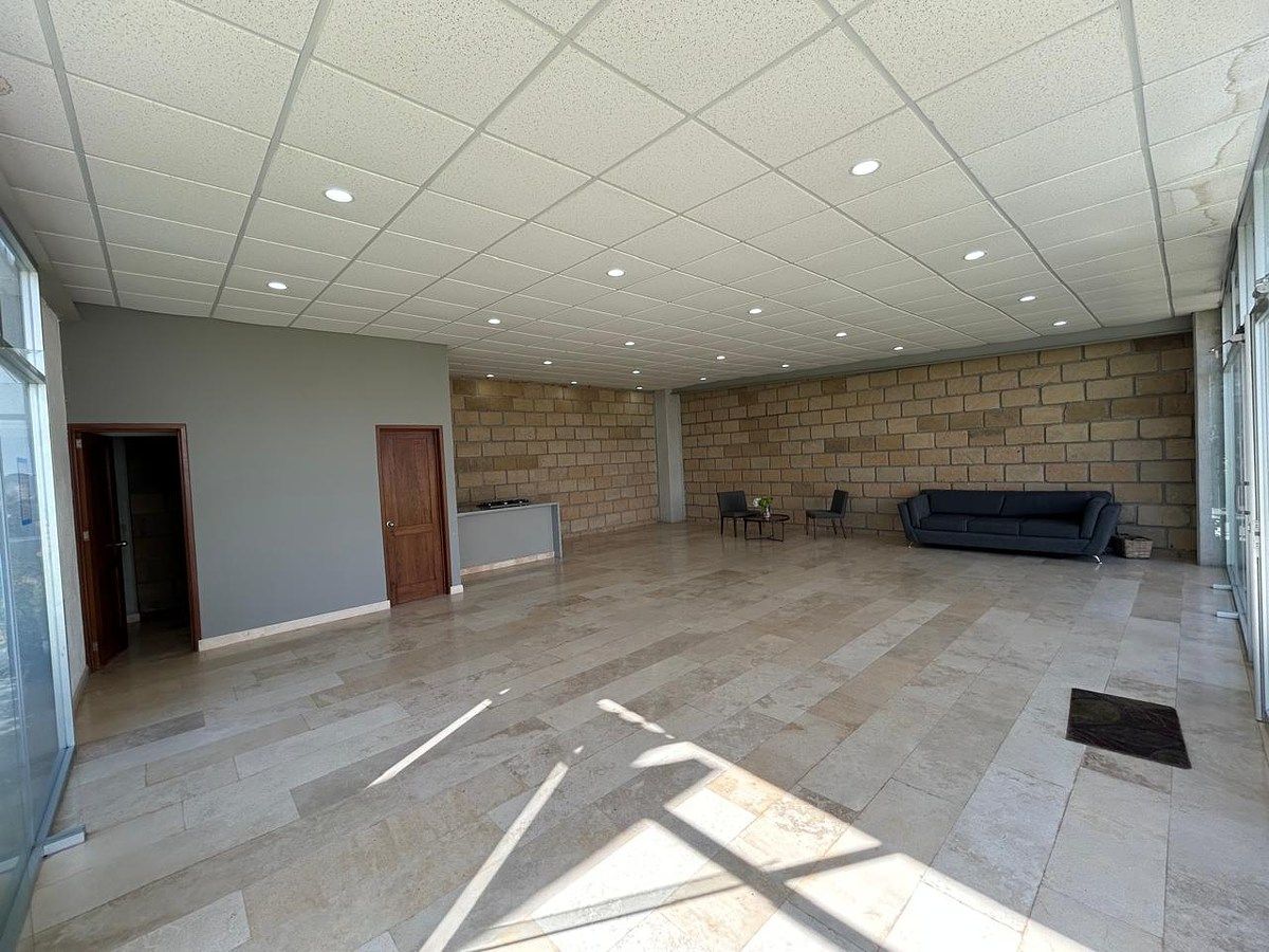 32 of 36: SALON DE USOS MULTIPLES