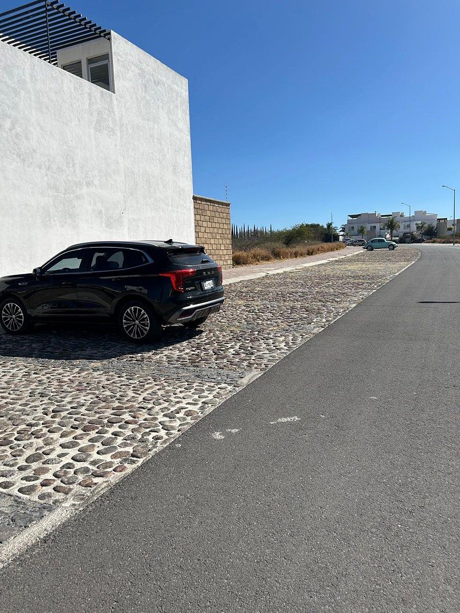 36 of 36: ESTACIONAMIENTO PARA VISITAS 2