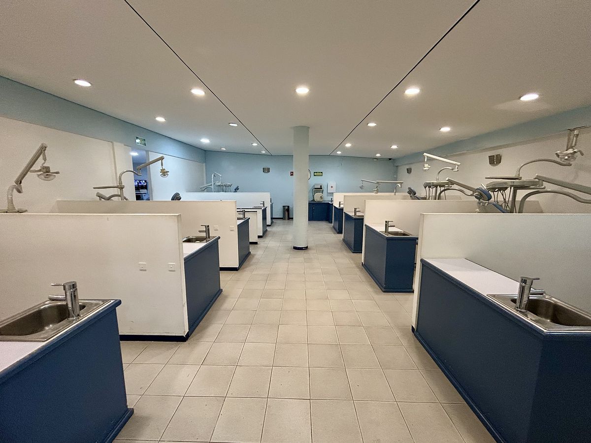 9 of 28: CONSULTORIOS