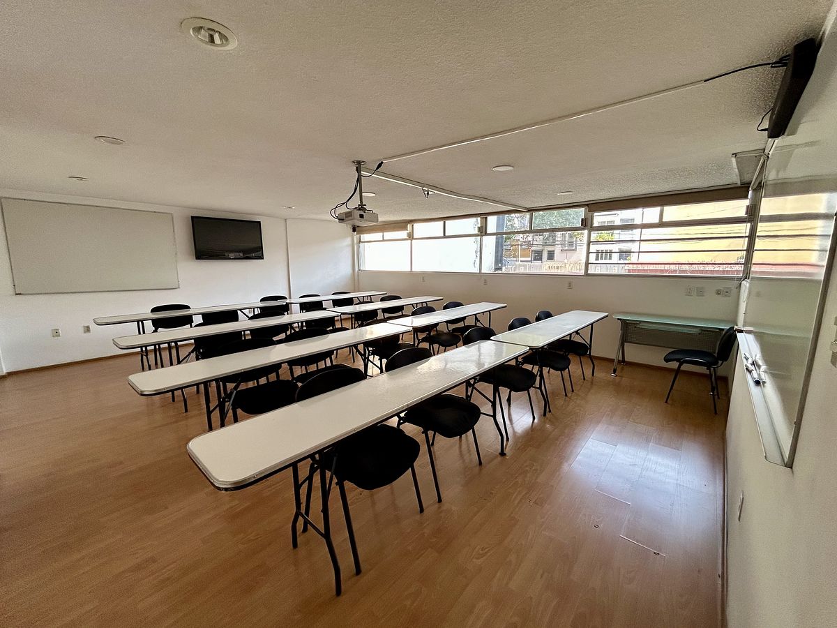 4 of 28: SALA CAPACITACION