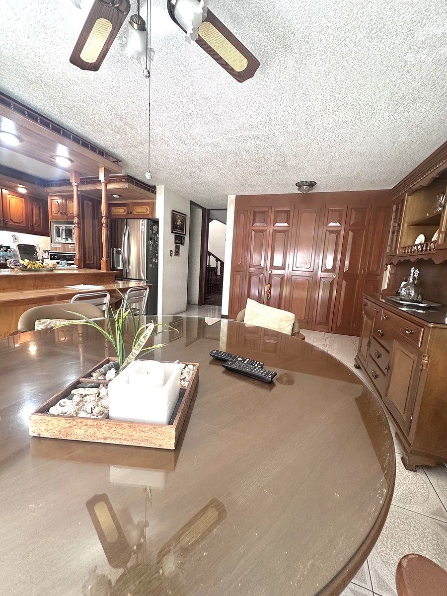 7 de 42: Barra de Cocina