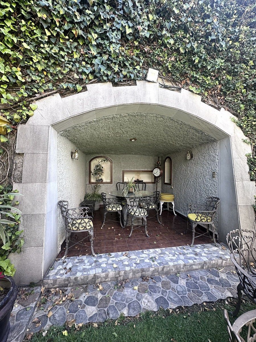 40 de 42: Hermosa Cueva en Jardín