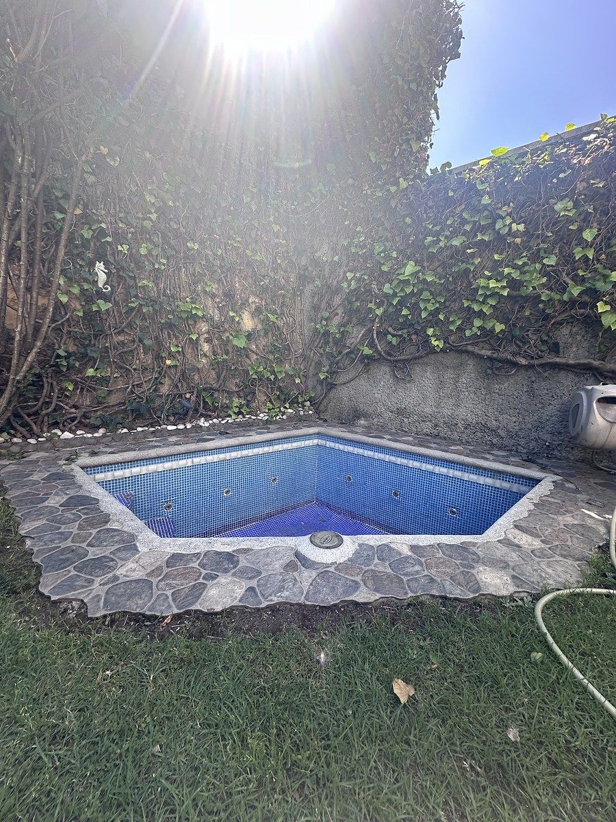 42 de 42: Jacuzzi Exterior para 10 Personas