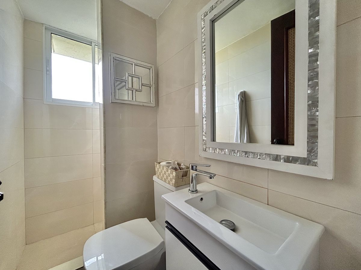 10 de 16: Baño secundario