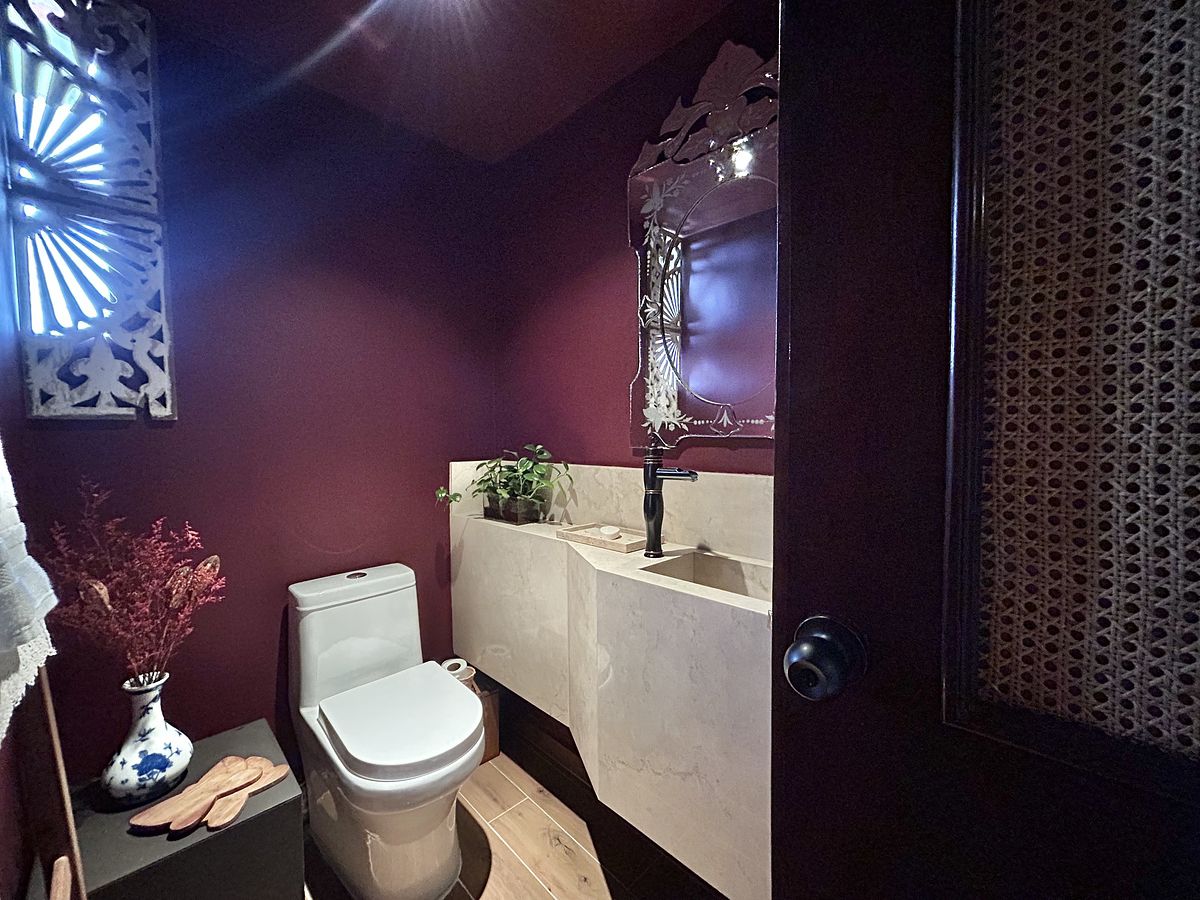 11 de 16: Medio baño de visitas