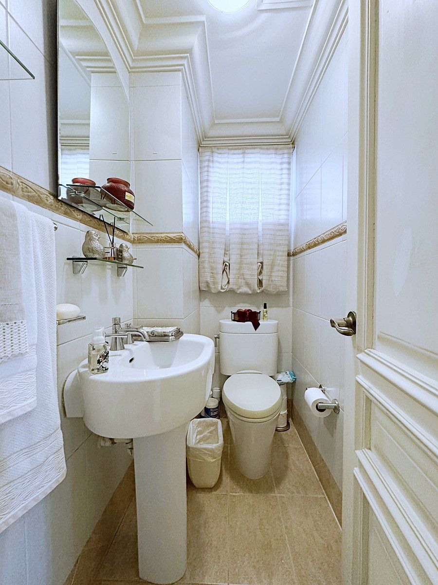 4 de 27: Baño de visitas