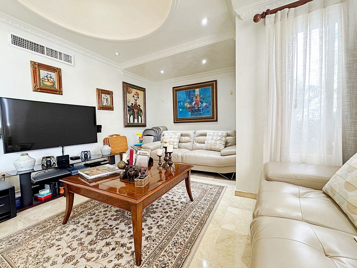 7 de 27: Estudio cerrado