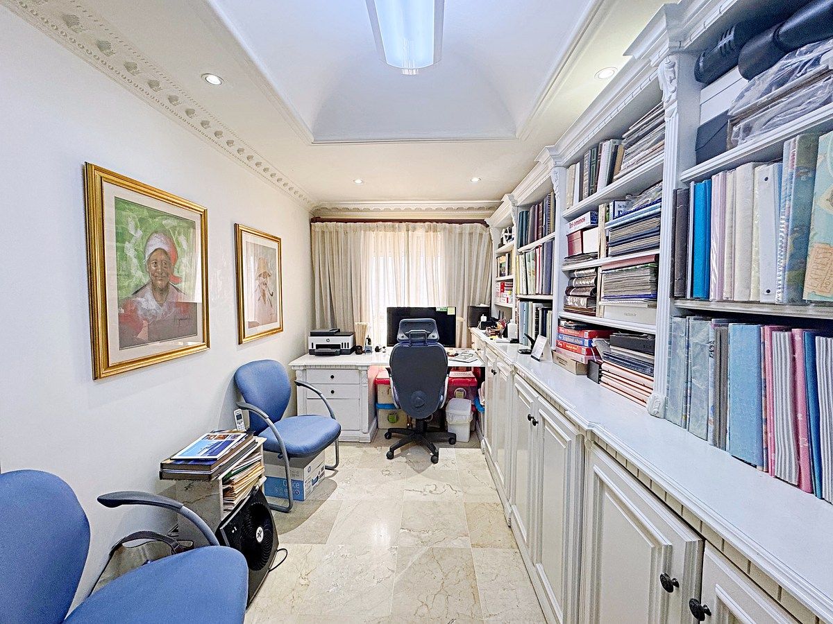 21 de 27: Anexo hab. principal (uso de oficina)