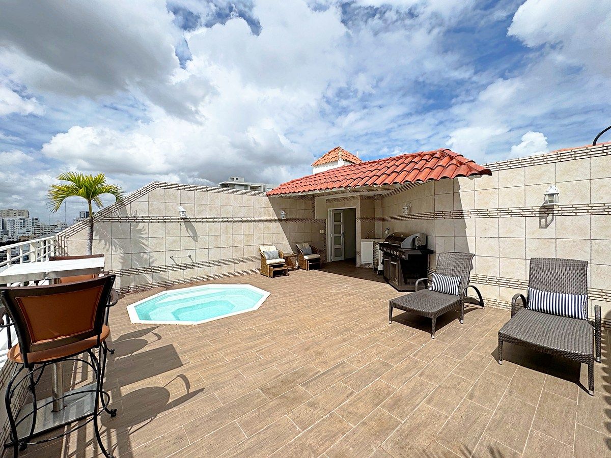 17 de 27: Terraza (segundo nivel)