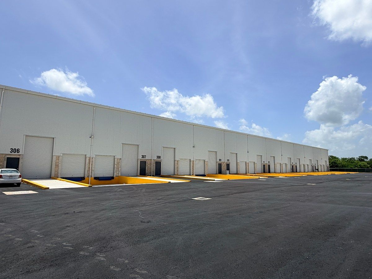 DEPÓSITO PARA ALUGUEL 3000 M2, EM PARQUE COM SEGURANÇA 24/7, ENERGIA BIFÁSICA, foto 1 de 17