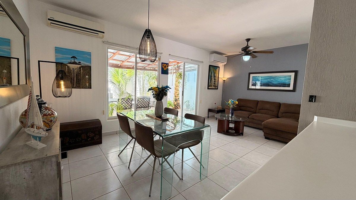 3 of 38: Comedor-Sala