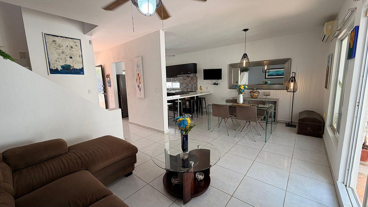 5 of 38: Sal-Comedor