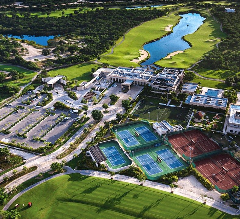 Premium residential lot in the Country Club just steps from the Jaguar Walk