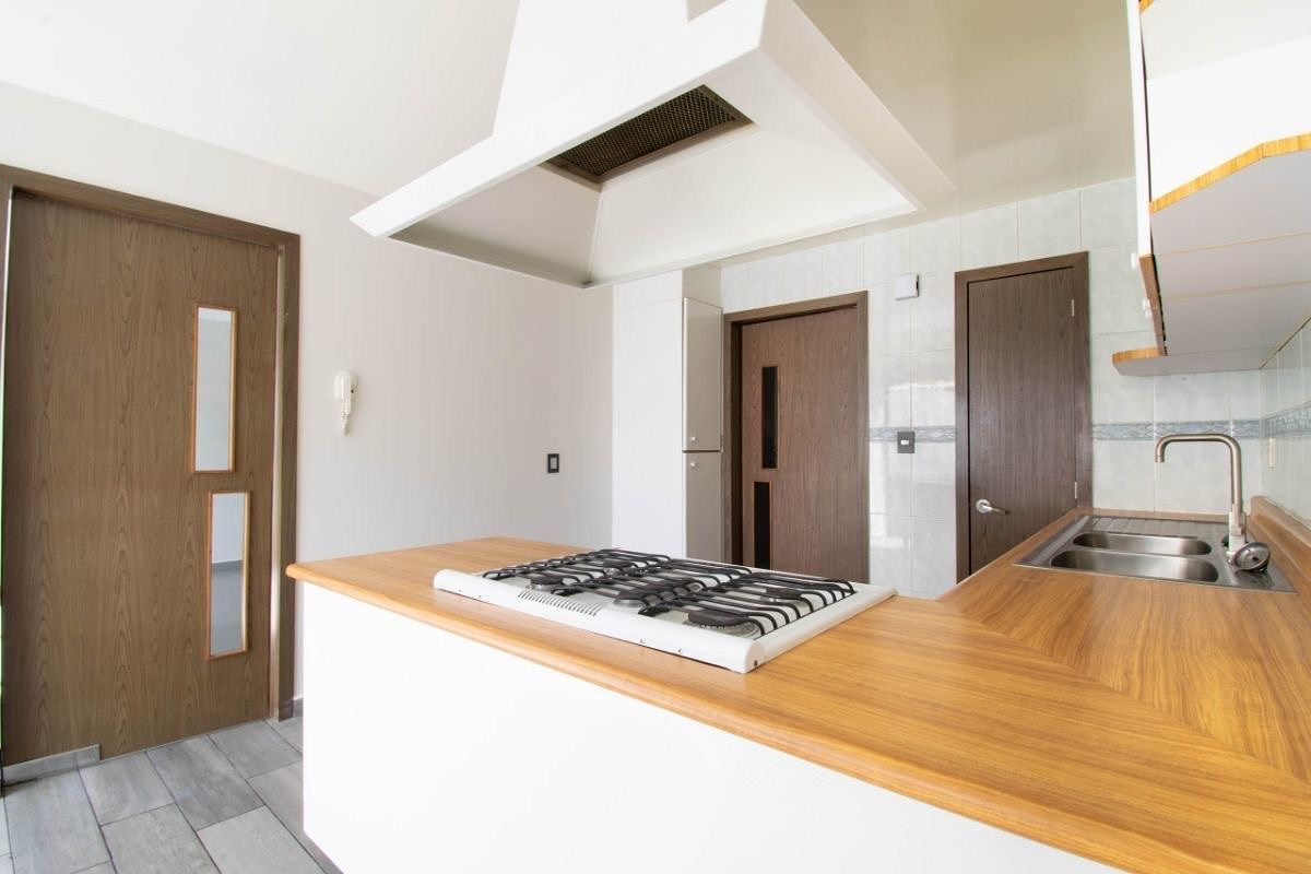 5 de 31: cocina cerrada