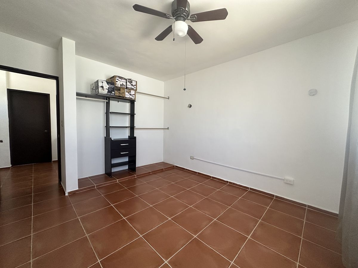 10 de 12: Habitación #2