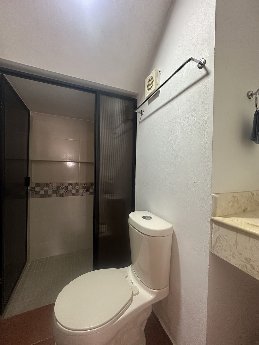 6 de 12: Baño #1
Planta baja