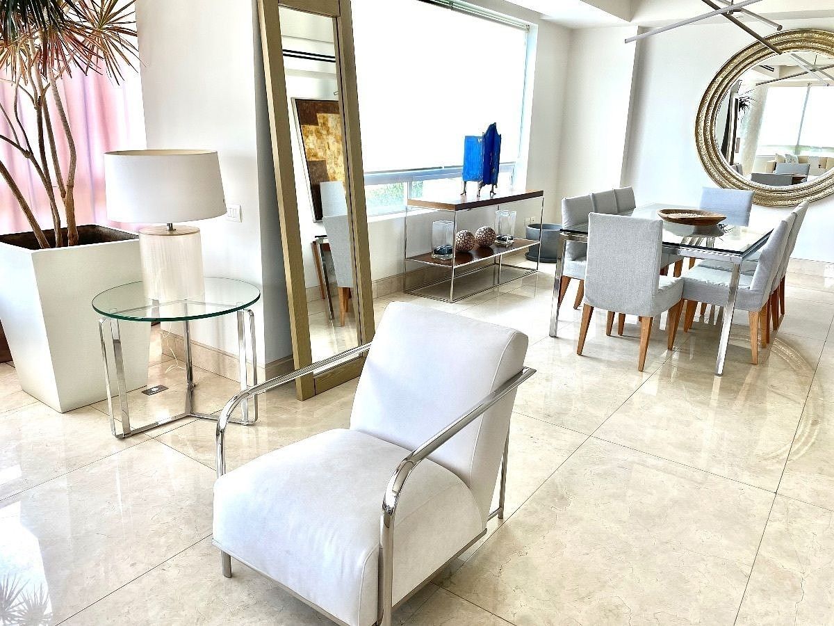 4 de 28: Sala comedor