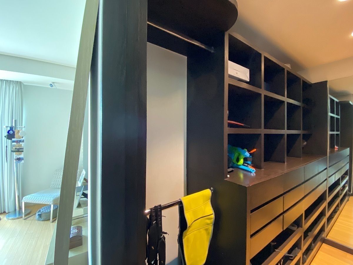 14 de 28: Walk in closet principal