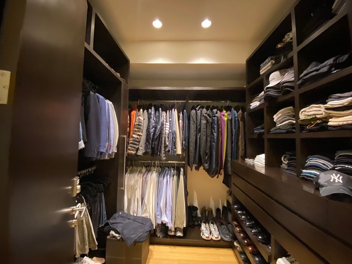 16 de 28: Walk in closet principal