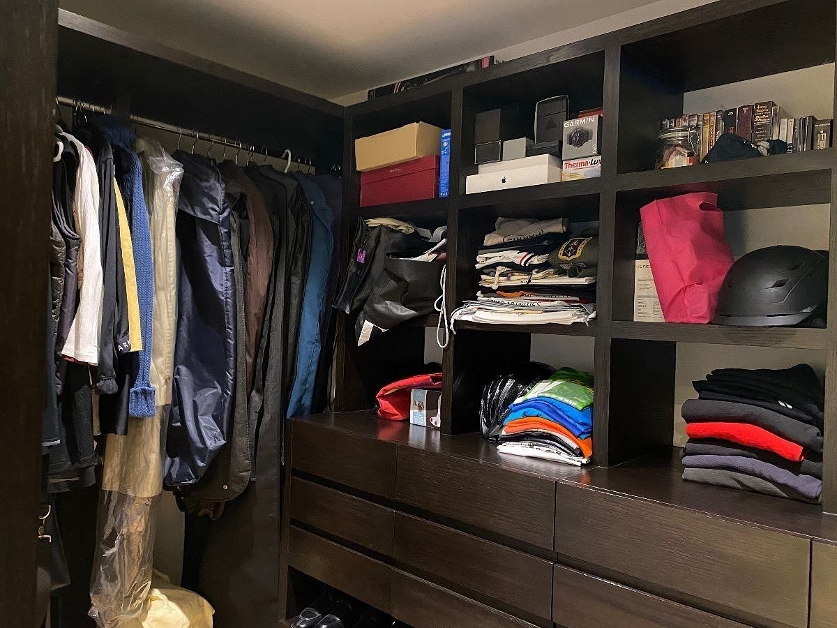 25 de 28: Vestidor secundario