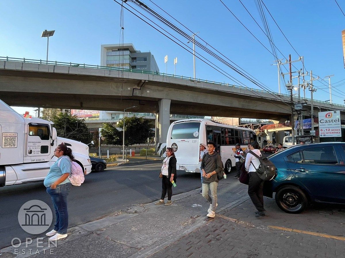 7 de 25: a unos pasos del periferico subida segundo piso satelite