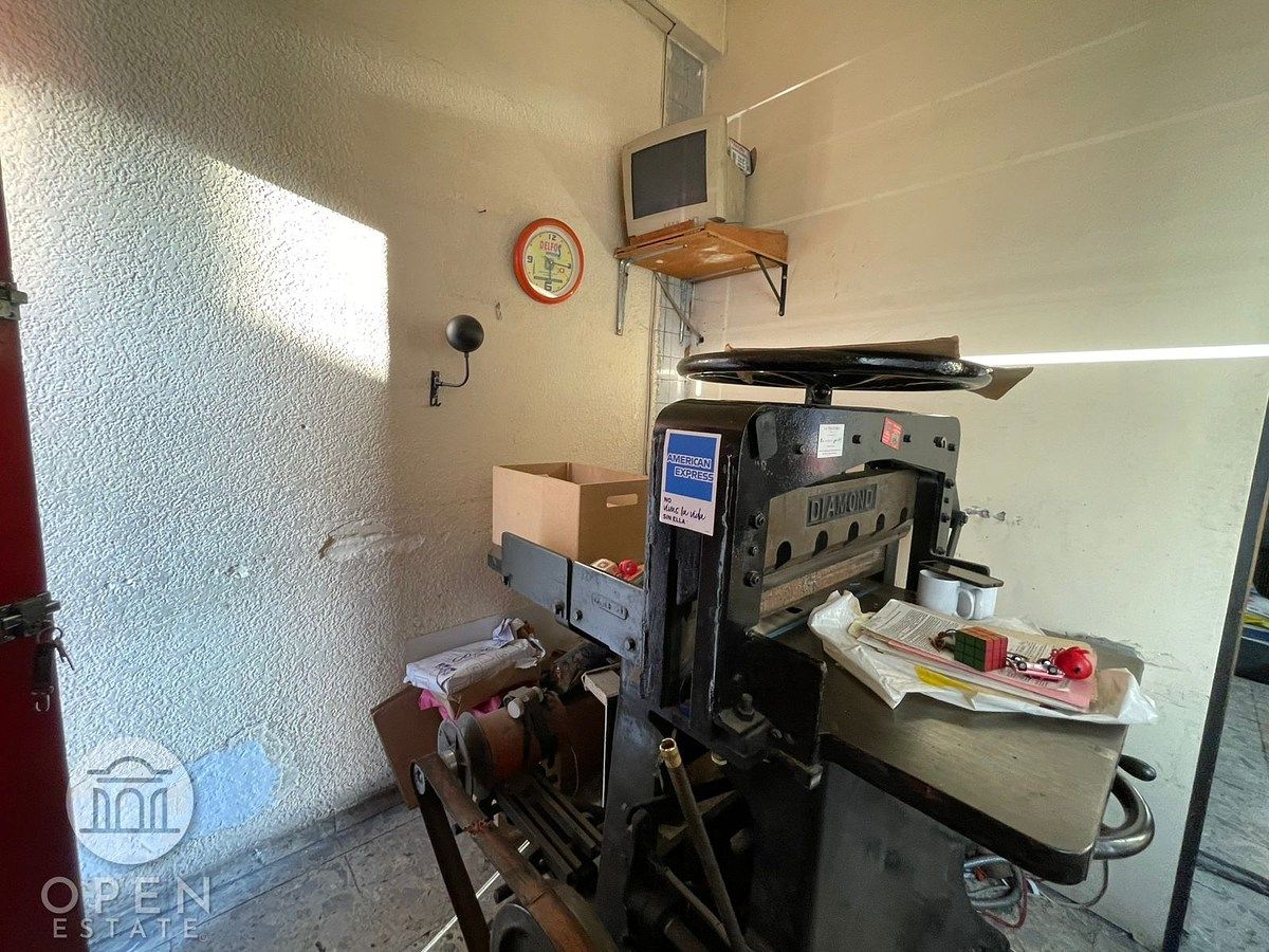 10 de 25: primera parte del local