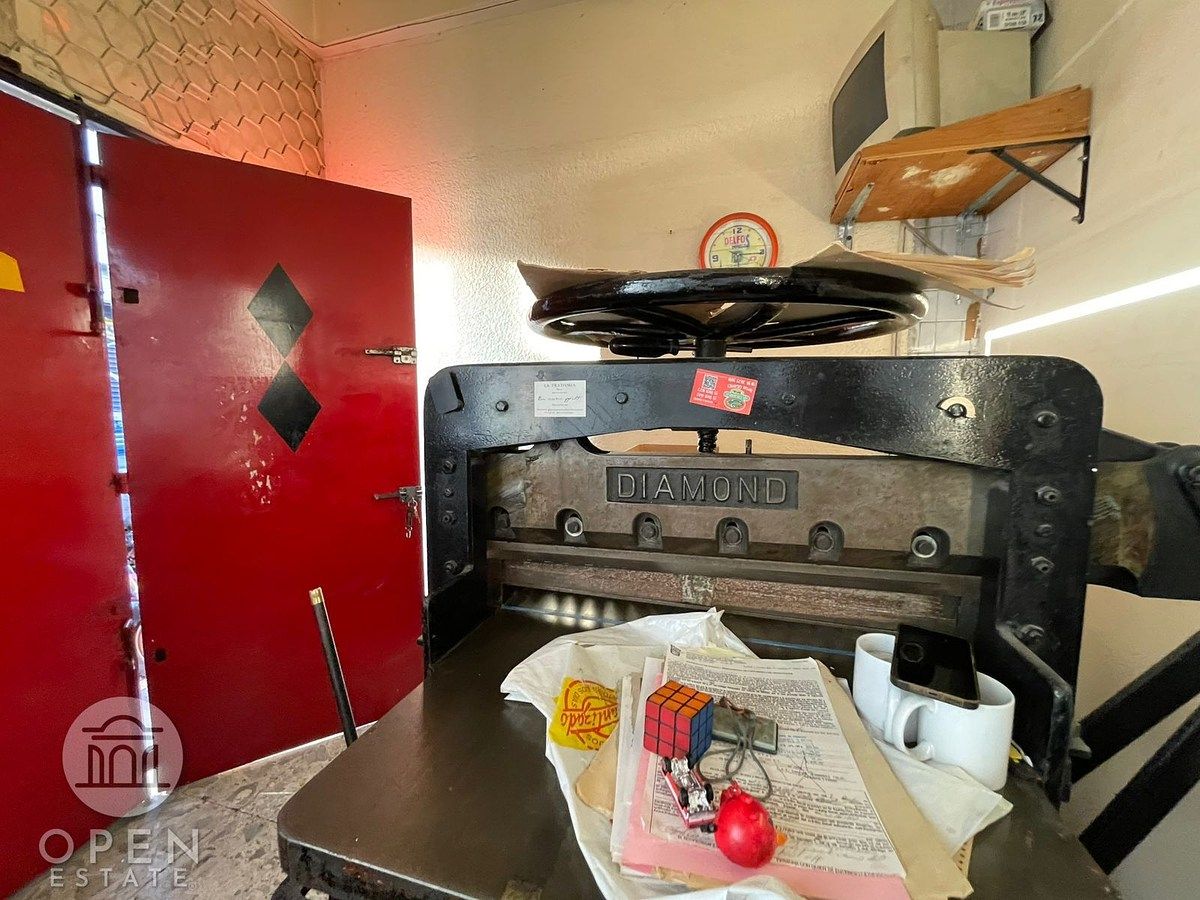 11 de 25: segunda parte del local