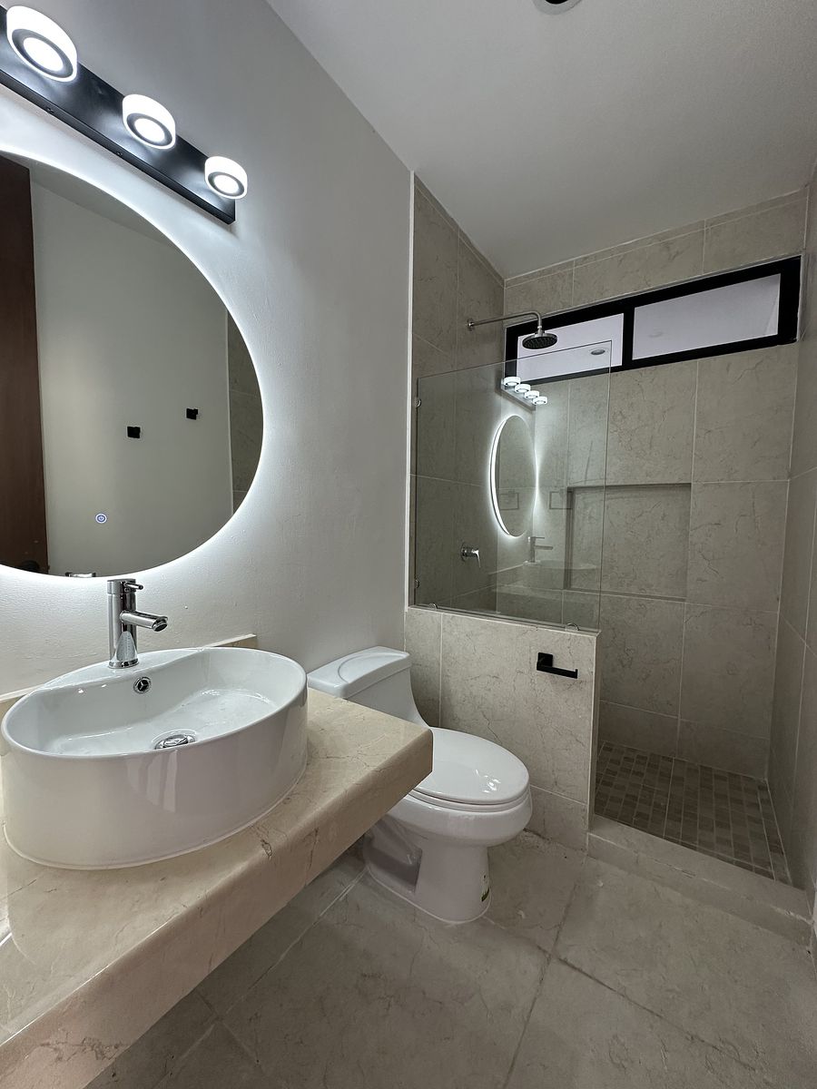 6 de 15: Baño 
Planta baja