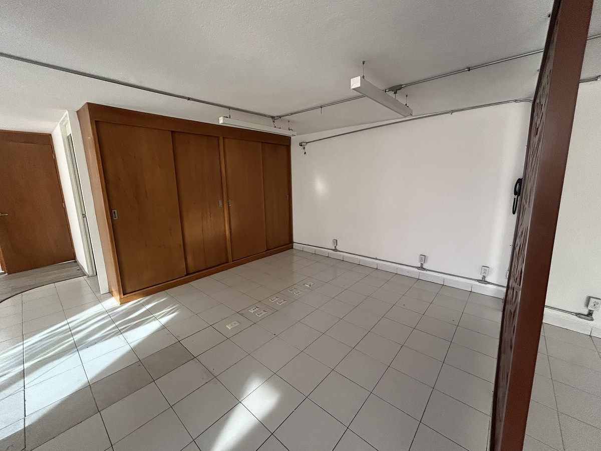 5 of 12: área abierta