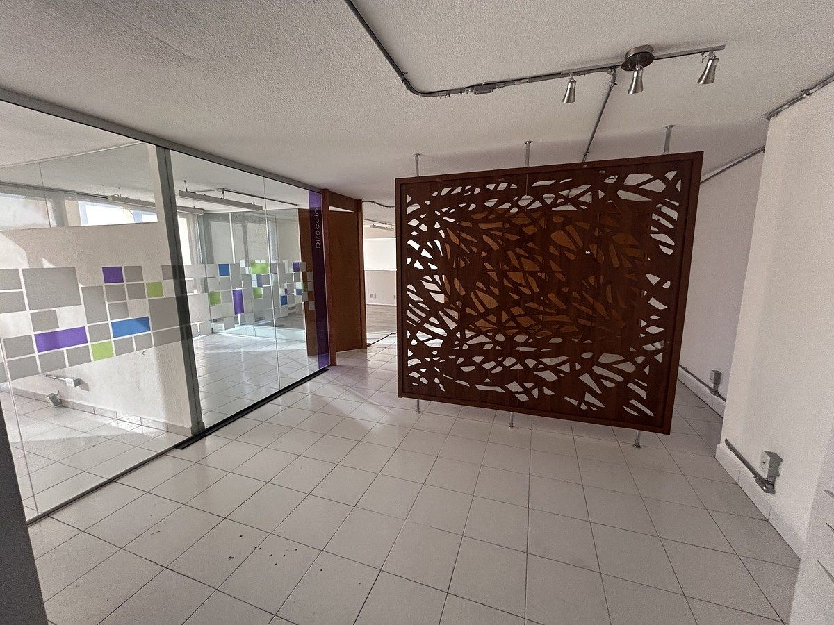 2 of 12: área recepcion