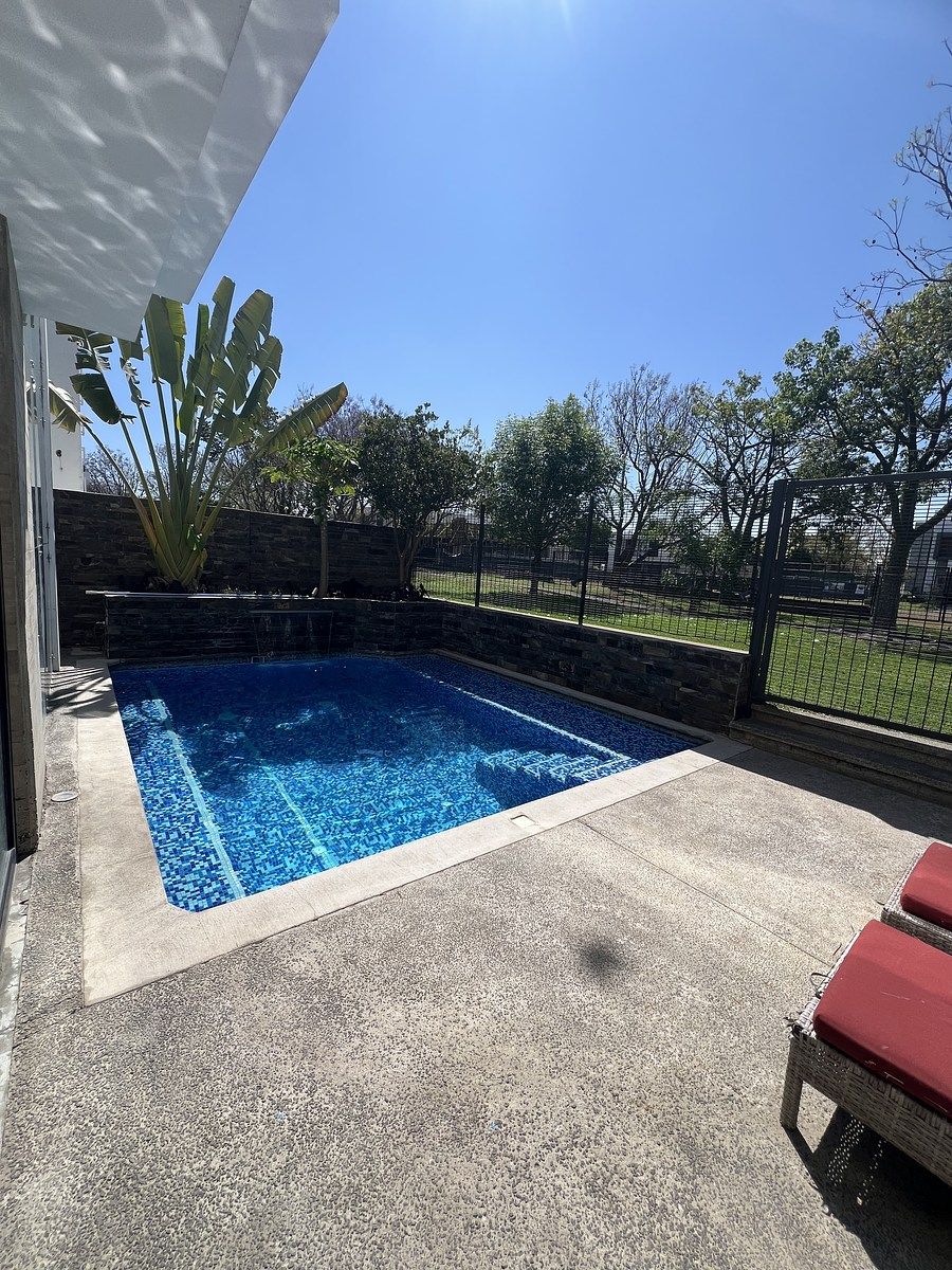 30 de 41: Alberca en la residencia