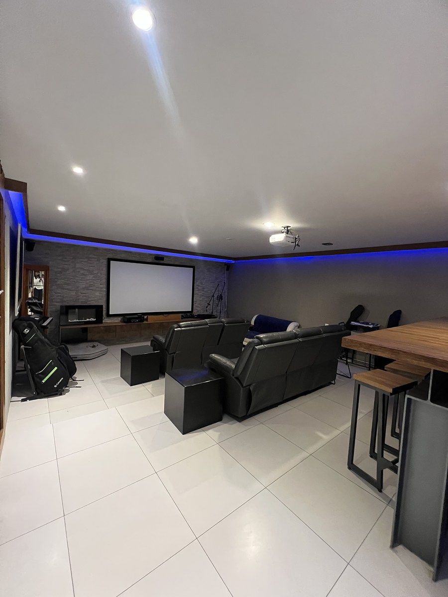 32 de 41: Cine Residencia