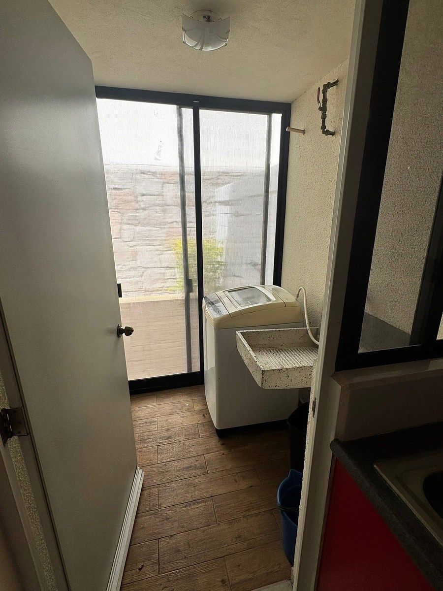 9 of 20: Cuarto de lavado