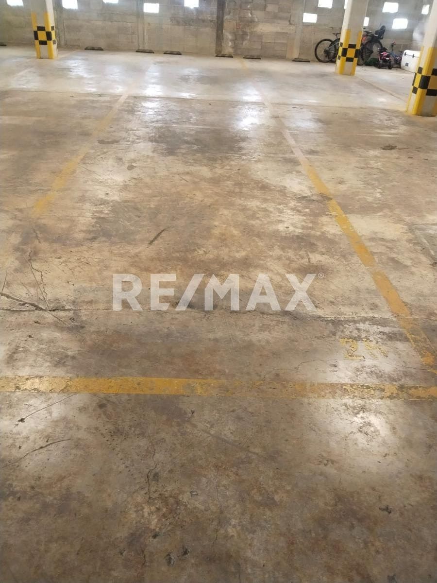 20 de 35: estacionamiento